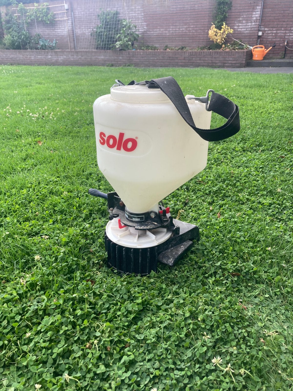 Solo strooier (handmatig), Ophalen, Zo goed als nieuw, Ongediertebestrijding