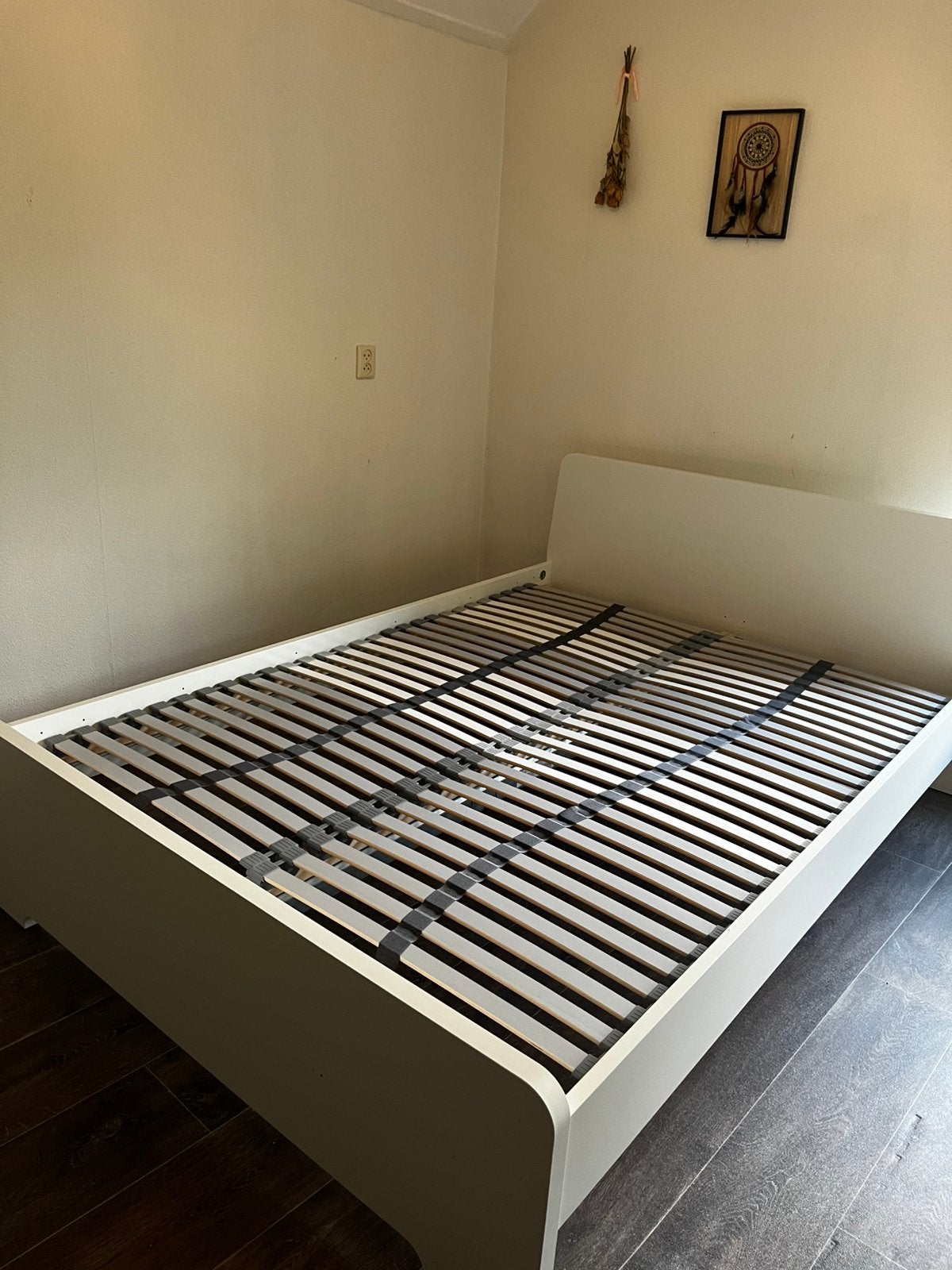 Wit tweepersoons Ikea bed met lattenbodem, Huis en Inrichting, Slaapkamer | Bedden, Ophalen, Gebruikt, Wit, Tweepersoons