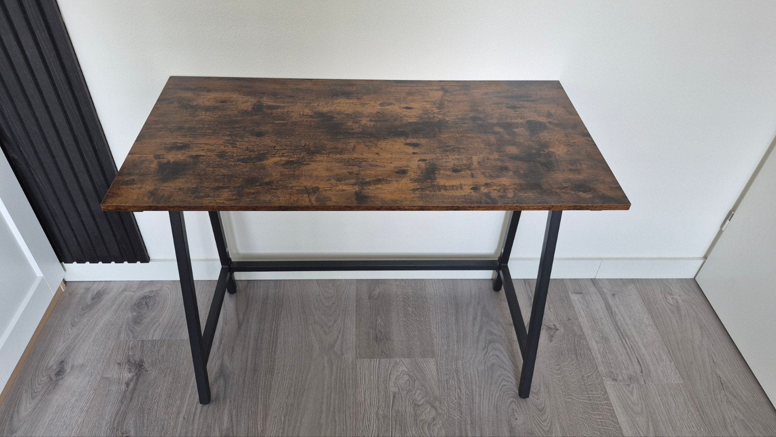 Compact bureau 100x50cm - Ideaal voor thuiswerkplek, Huis en Inrichting, Bureaus, Ophalen, Gebruikt, Spaanplaat of MDF, Bruin