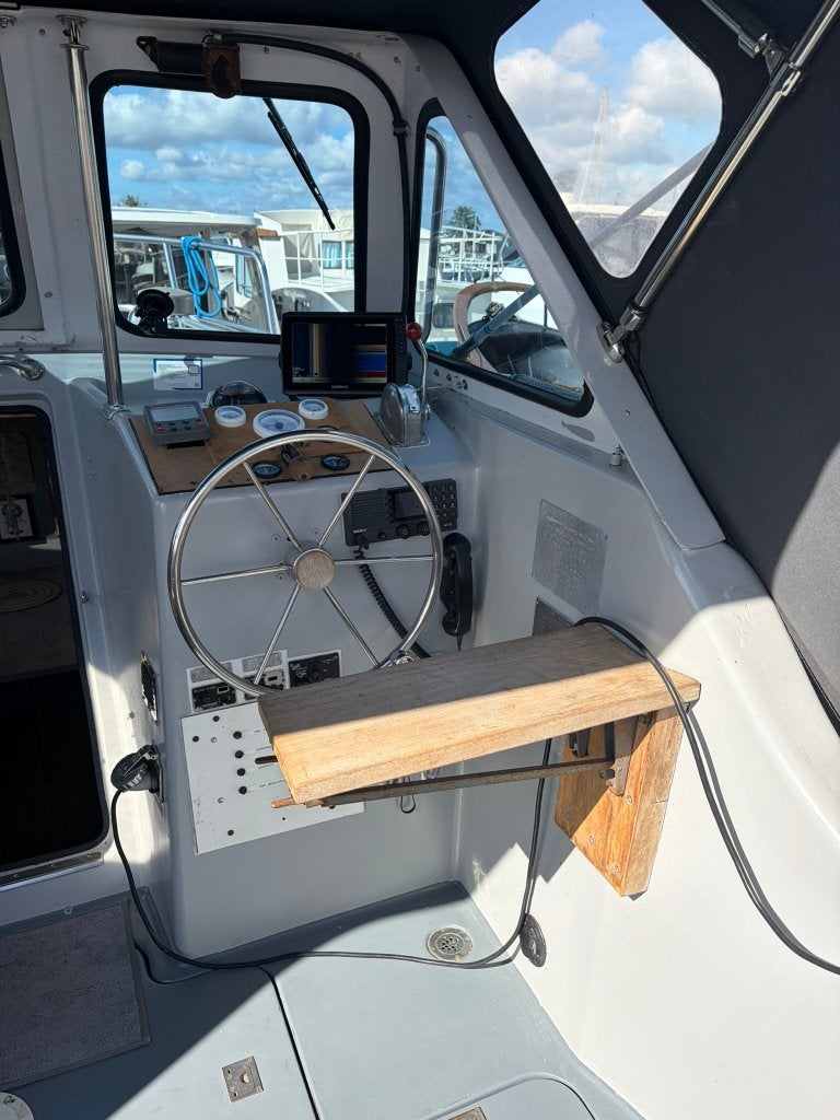Foto 21 van Willard Marine Tender 35ft Mk7 - EPOXY - NEW engine