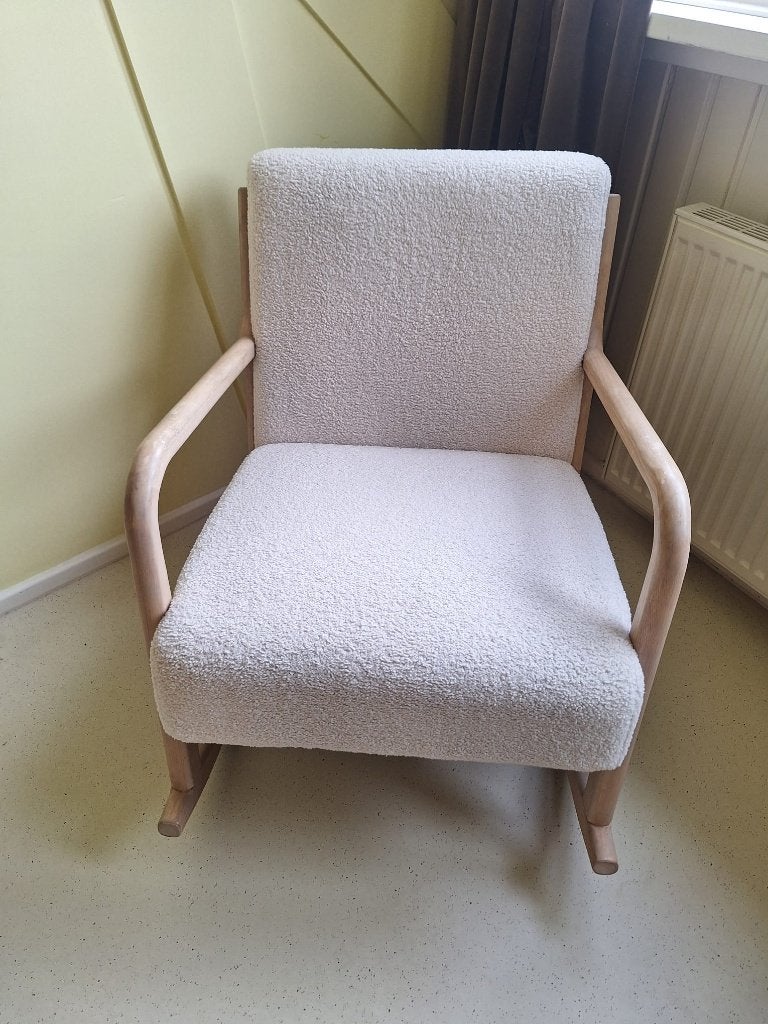 Schommelstoel jaren 50/60 stijl T.E.A.B., Ophalen, Hout, Minder dan 75 cm, Zo goed als nieuw