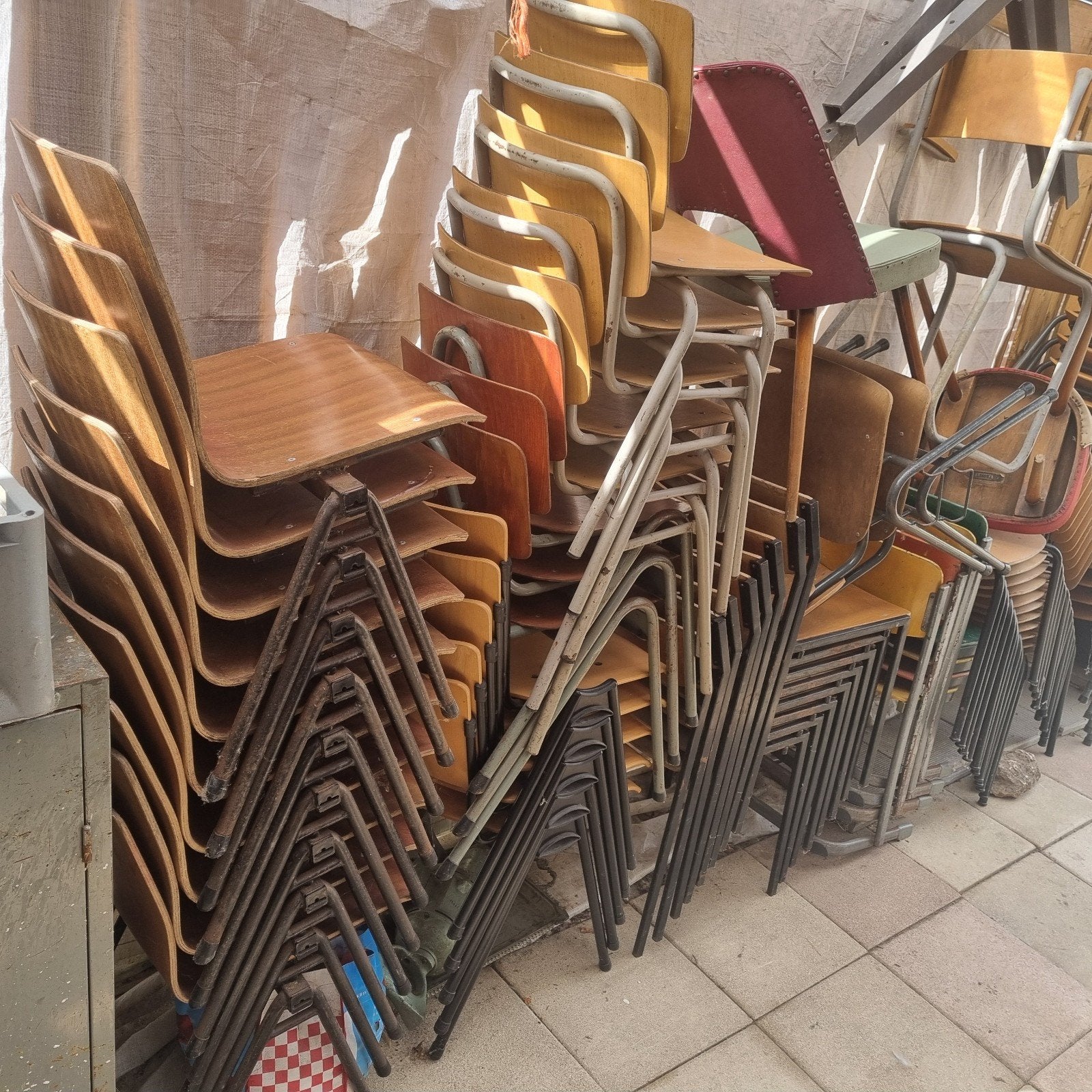 partij diverse stapelbare vintage & stapelstoelen, Ophalen, Gebruikt, Bruin, Vijf, Zes of meer stoelen