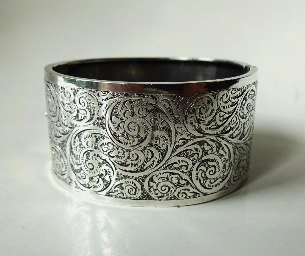 Victoriaans zilveren armband: gegraveerd. Birmingham, 1882, Ophalen of Verzenden, Zilver, Armband