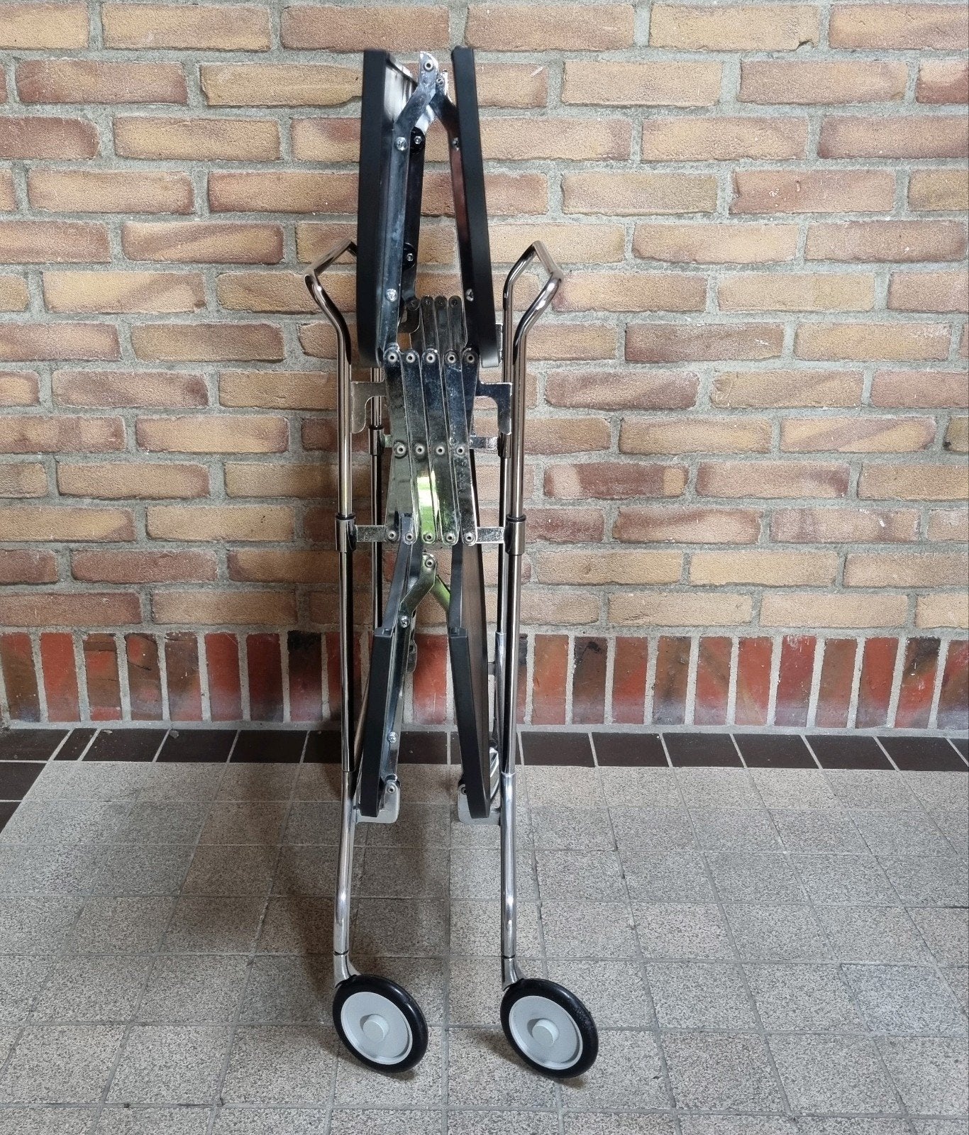 Kartell design Gastone inklapbare trolley handig in gebruik, Ophalen, Kunststof, Modern, Design, Italiaans, Zo goed als nieuw