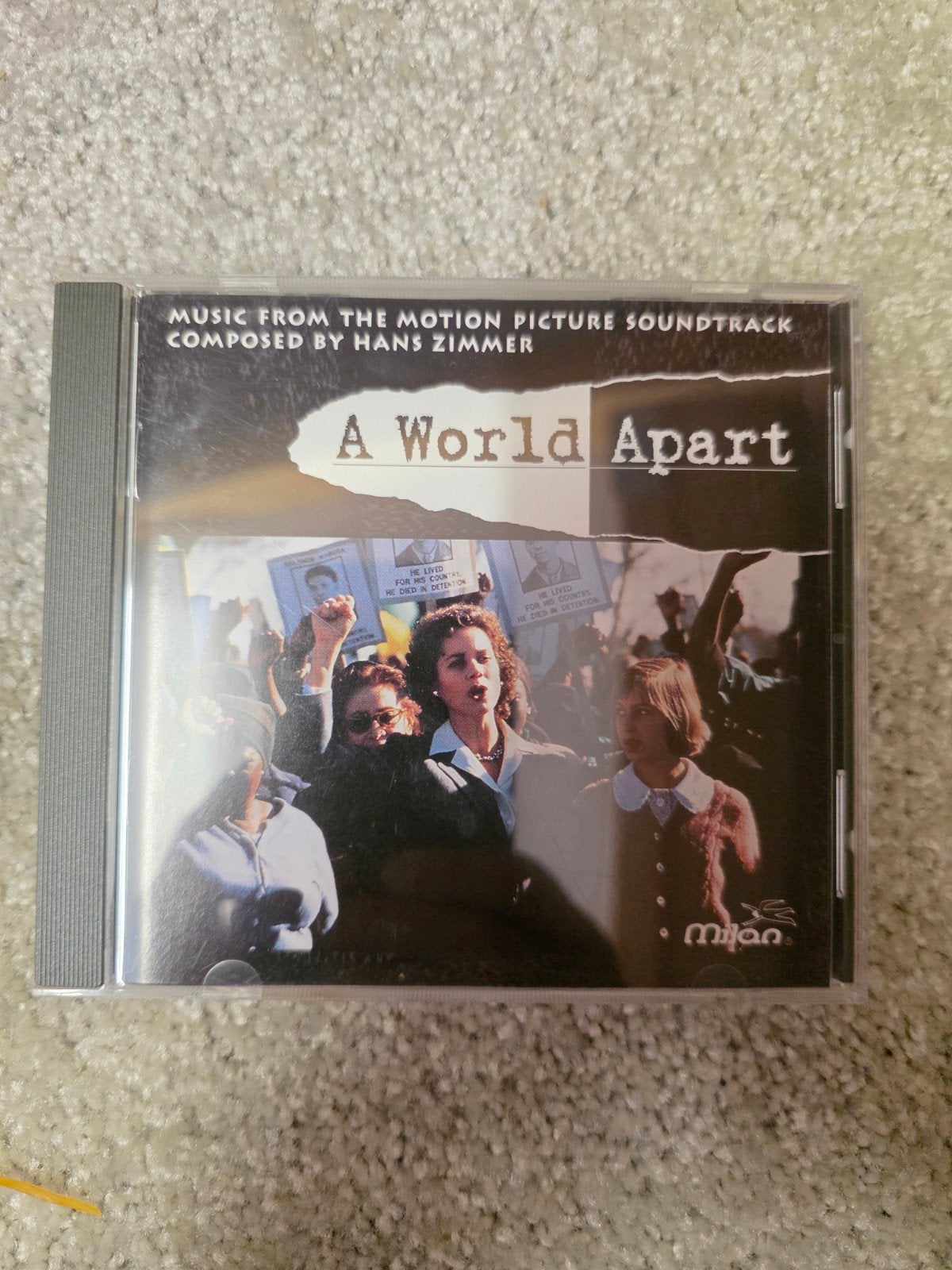 CD Hans Zimmer - A World Apart Soundtrack, Soundtrack, Ophalen of Verzenden, Gebruikt, Soundtrack