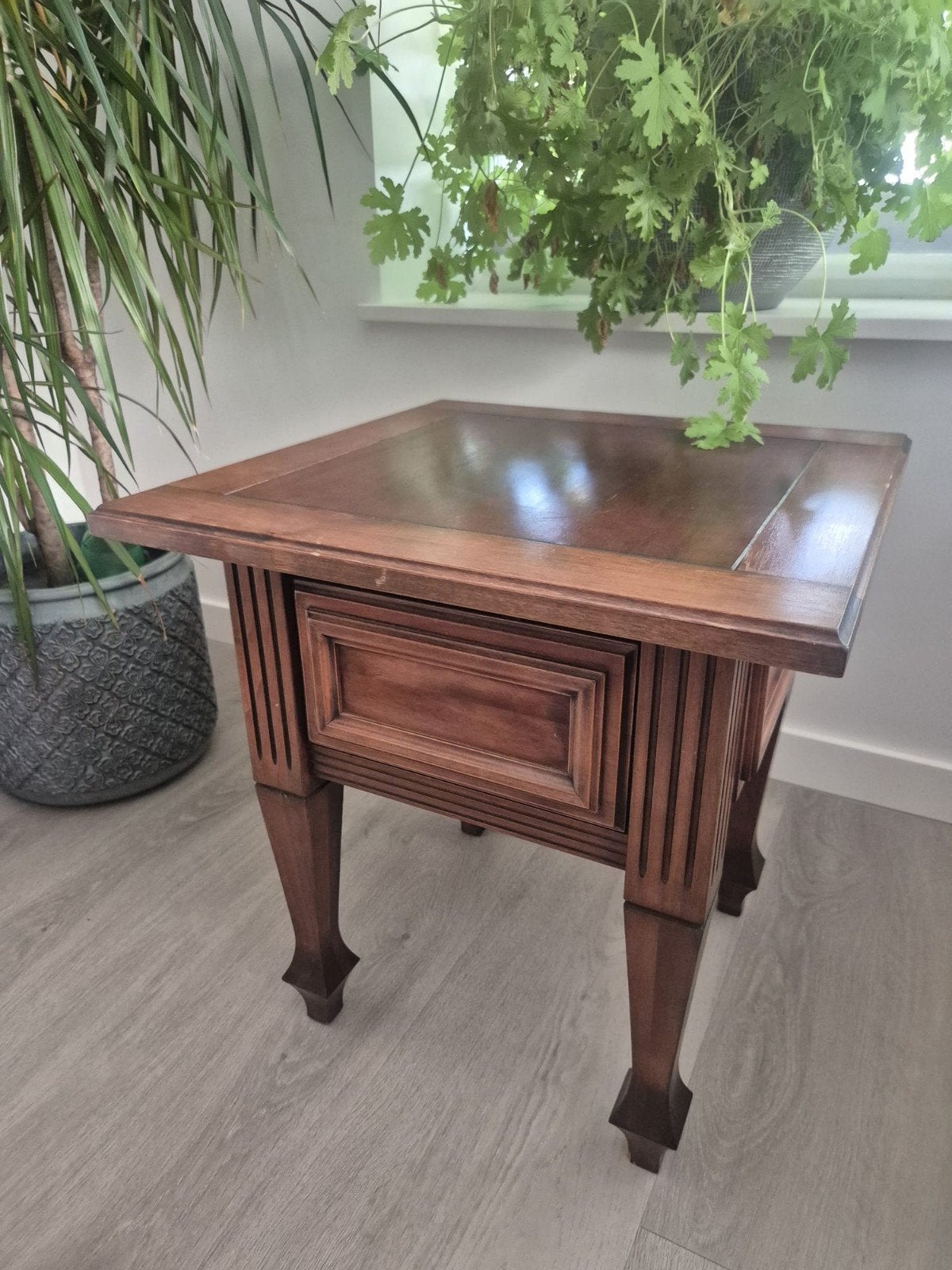 Houten bijzettafel - H47 x B45 x D45, 45 tot 60 cm, Minder dan 55 cm, Gebruikt, Vierkant