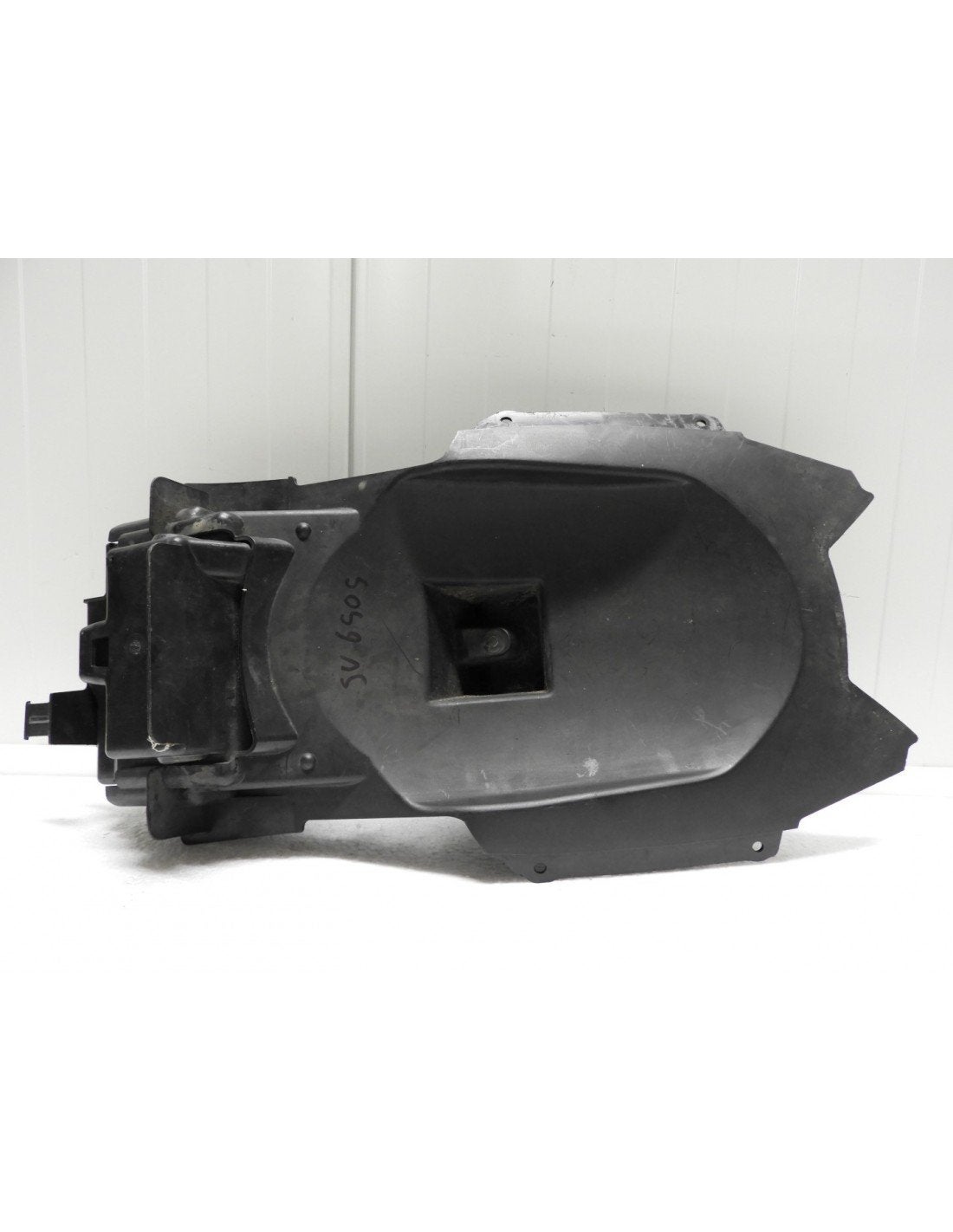 SV650 2017 - 2018 Suzuki Batterijbak D1-42808, Motoren
