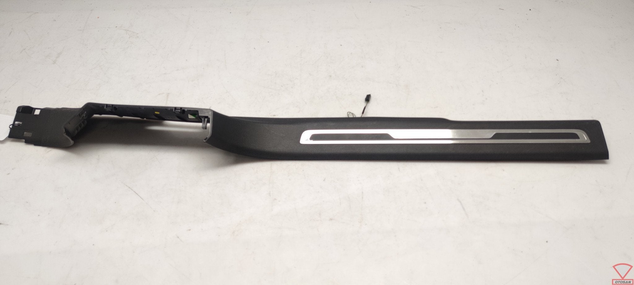 VW Tiguan 5NA 2018 Instaplijst LED Rechts 5NA853370, Gebruikt, Volkswagen, Volkswagen AG, Berliner Ring 2
38440  Wolfsburg, DE