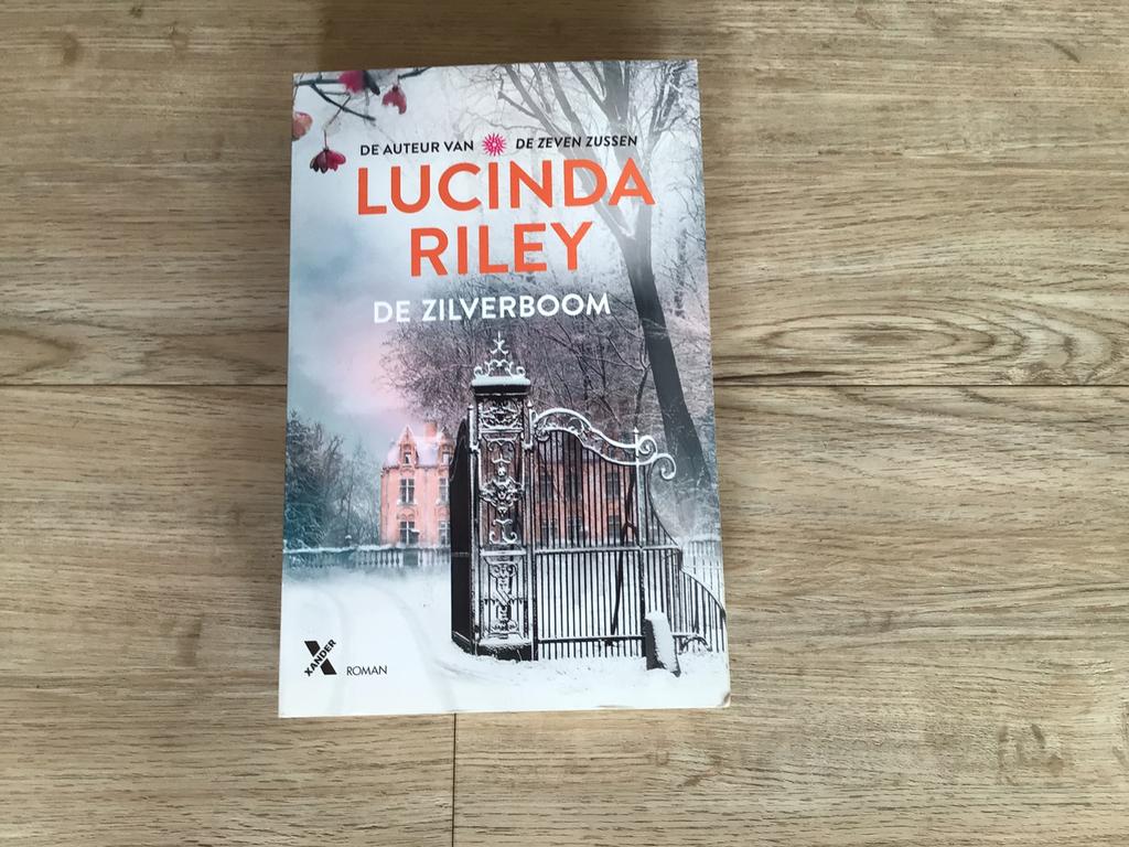 Lucinda Riley €3,50, Ophalen, Zo goed als nieuw