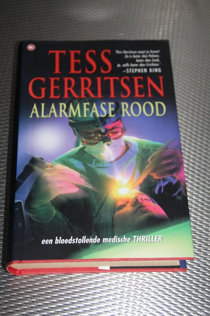 alarmfase rood, Ophalen of Verzenden, Gelezen, Tess Gerritsen