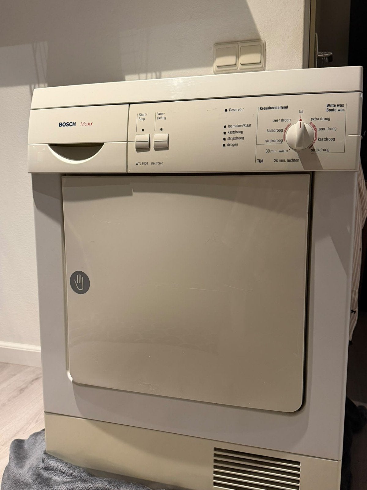 Defecte Bosch Maxx droger gratis af te halen in Udenhout, Ophalen, 6 tot 8 kg, Voorlader, Niet werkend