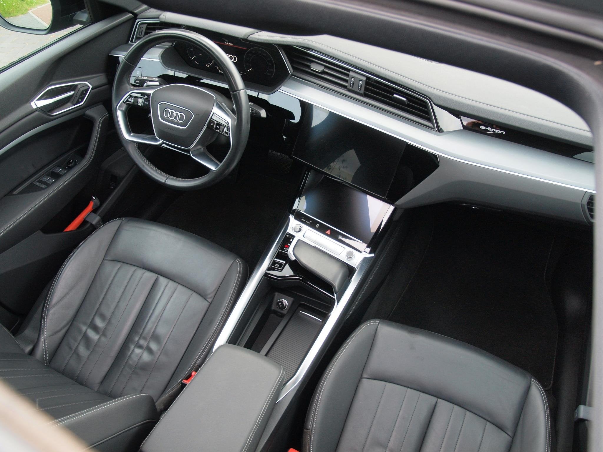 Audi e-tron Sportback 55 quattro Advanced edition Plus 95 kW, Auto's, Automaat, 131 €/maand, Zwart, Zwart