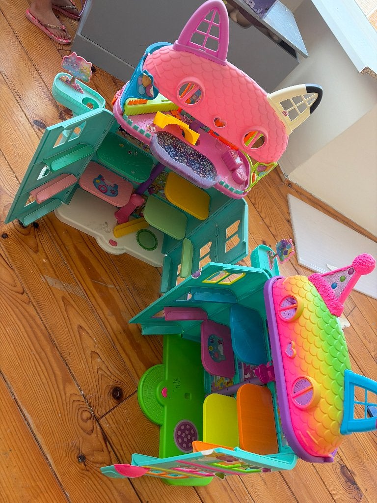 Two gabby dollhouses, Ophalen, Zo goed als nieuw, Overige typen
