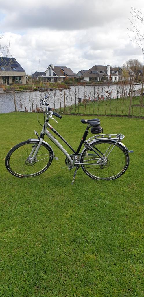 Giant Damesfiets 8 Versnellingen Carbon Aluminium Maat 57, Fietsen en Brommers, Fietsen | Dames | Damesfietsen, Gebruikt, Versnellingen