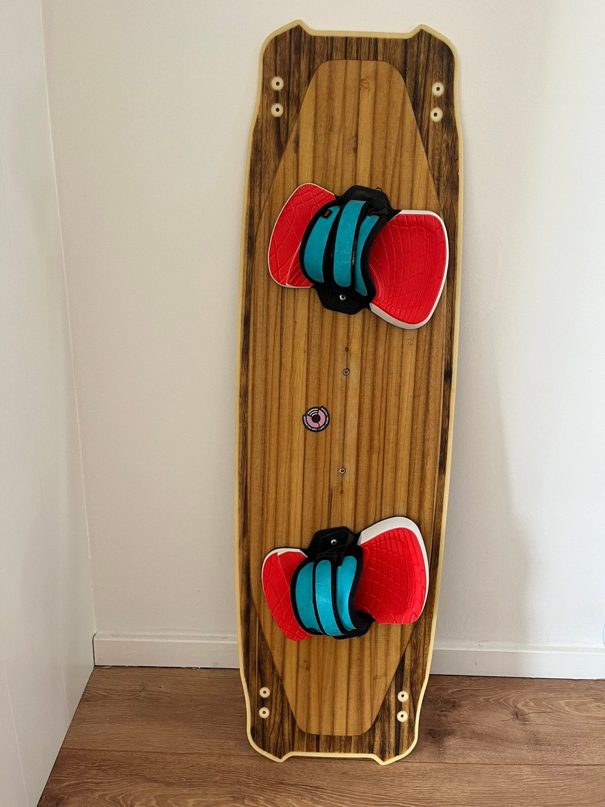 Fluid twintip kiteboard 130x39, Watersport en Boten, Kitesurfen, Ophalen, Gebruikt, Twintip, Kiteboard
