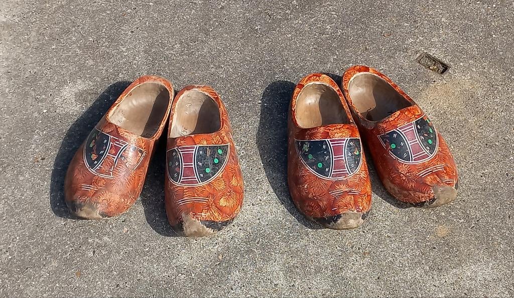 Klompen , gebruikte klompen, decoratie, Scherjon, dorpsfeest, 0 tot 2 jaar