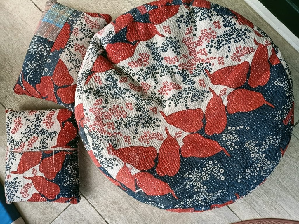 Handgemaakte Poef met 2 Kussentjes - EPS parels, Ophalen of Verzenden, Stof, 50 tot 75 cm, 50 tot 75 cm