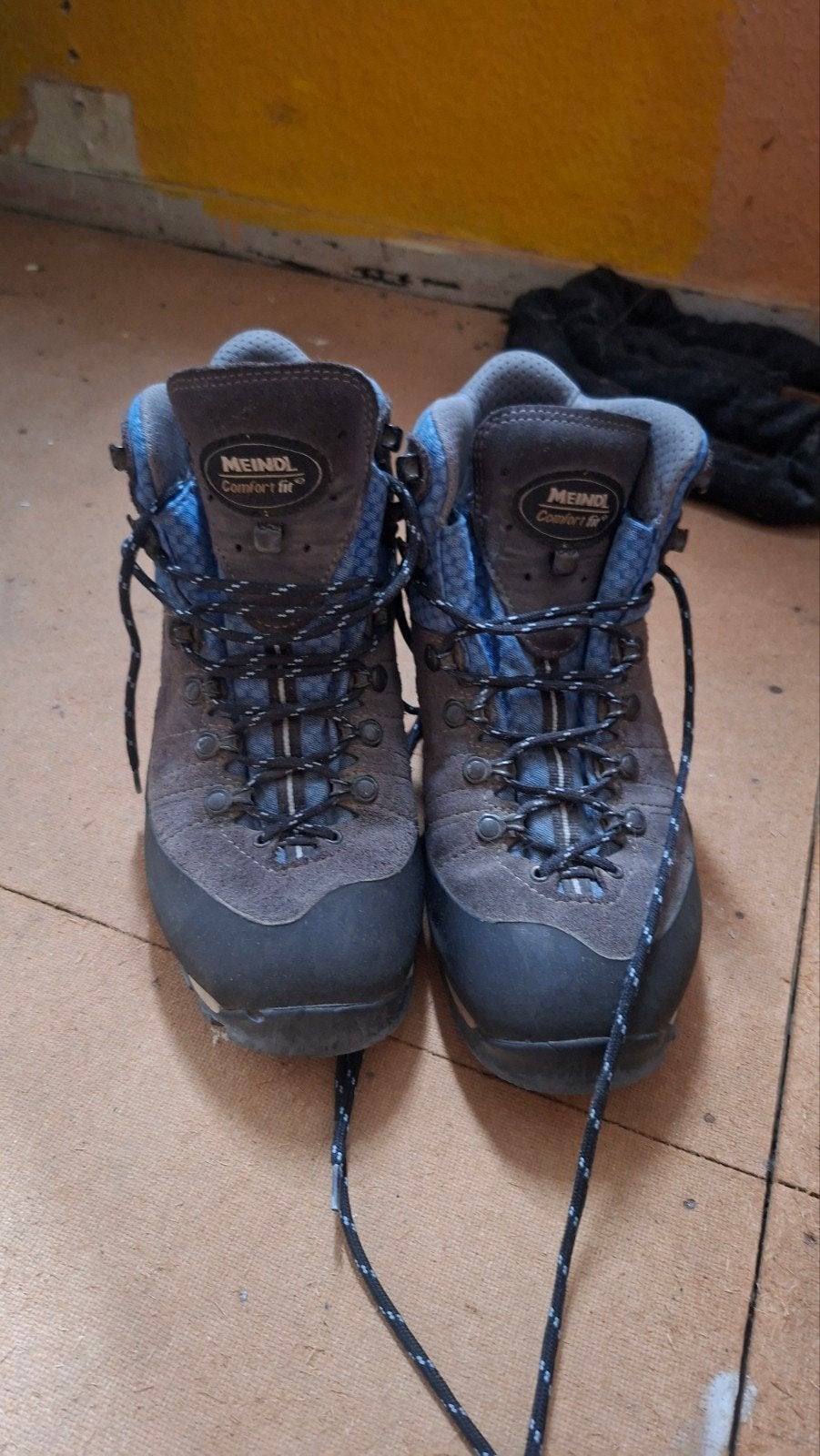 Meindl wandelschoenen B - Maat 40, Sport en Fitness, Bergsport en Wandelen, Ophalen, Gebruikt, Schoenen