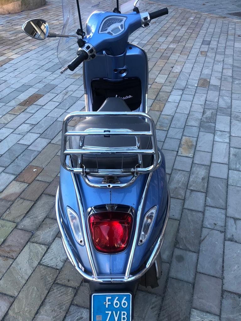 Vespa primavera bij 2014 starten & rijden, Fietsen en Brommers, Scooters | Vespa, Ophalen, Gebruikt, Benzine, Overige modellen