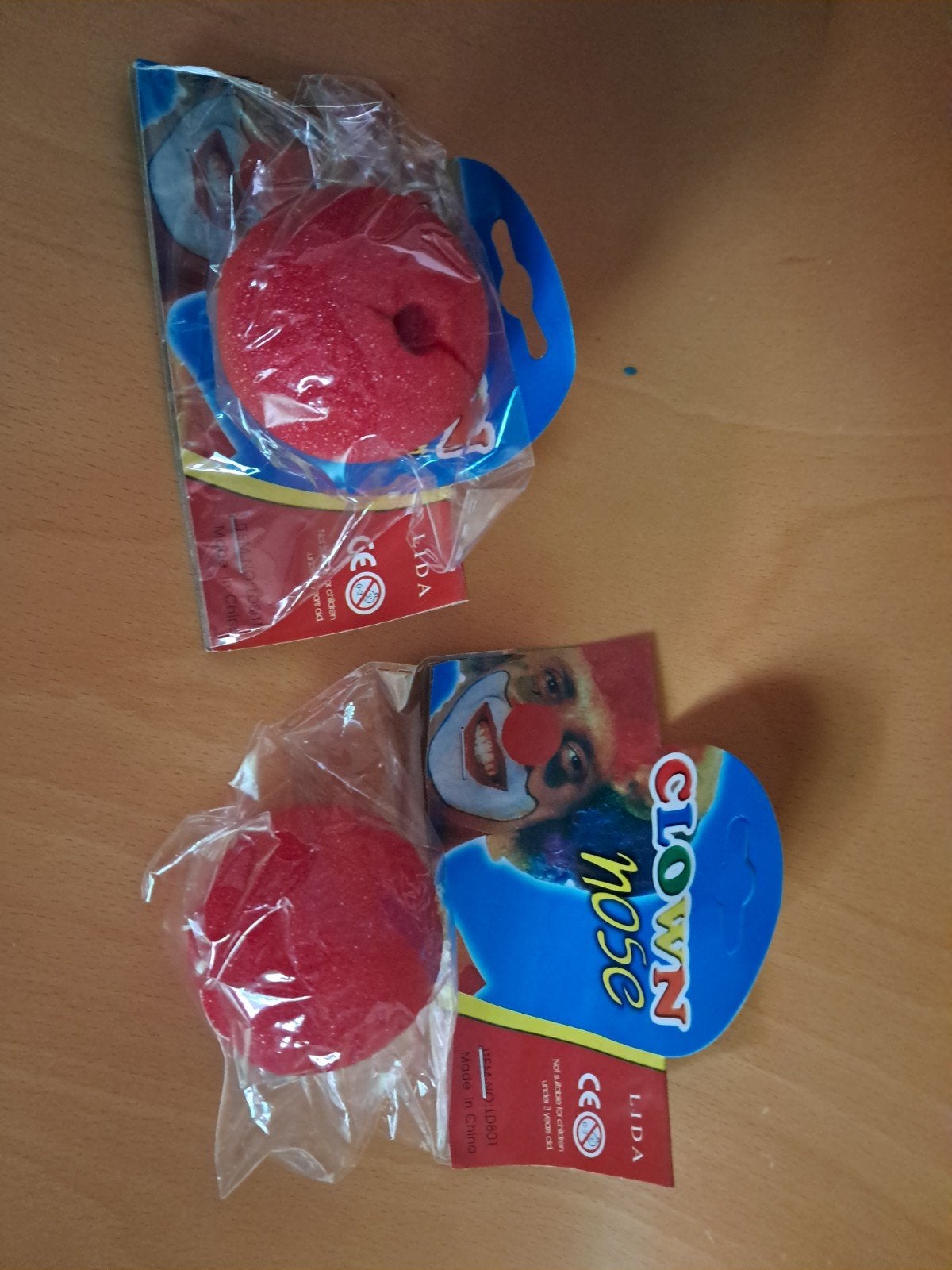 Rode Clownsneuzen - Perfect voor Feestjes!, Ophalen of Verzenden, Nieuw, Feestartikel, Carnaval