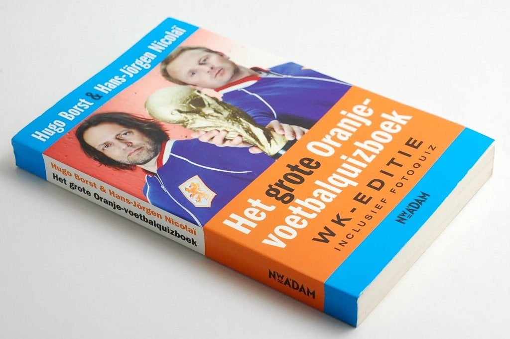 Het grote Oranje voetbal quiz boek WK - Hugo Borst (2009), Verzenden, Zo goed als nieuw, Balsport