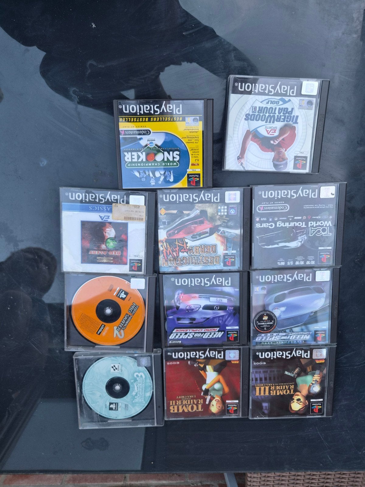 PlayStation 1 games met handige game houder, Ophalen, Eén computer, Zo goed als nieuw, 3 spelers of meer