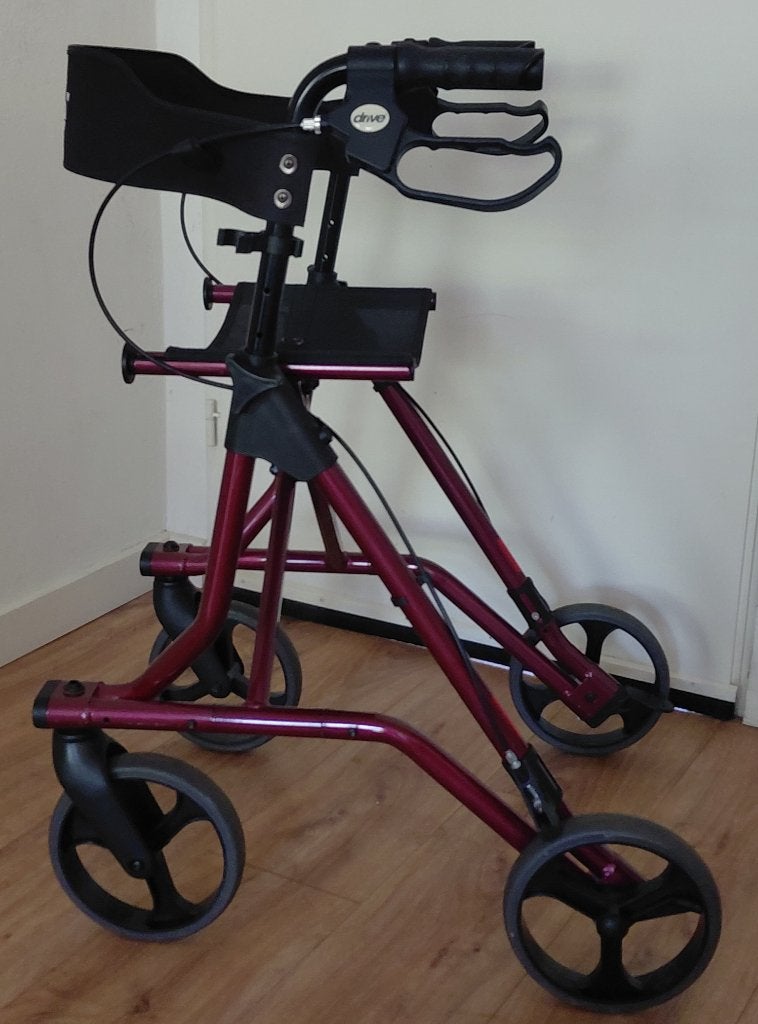 Rollator Merk: Drive Torro + Rugband ( 6.6 kg ! ), Diversen, Rollators, Zo goed als nieuw, Lichtgewicht, Opvouwbaar, Ophalen