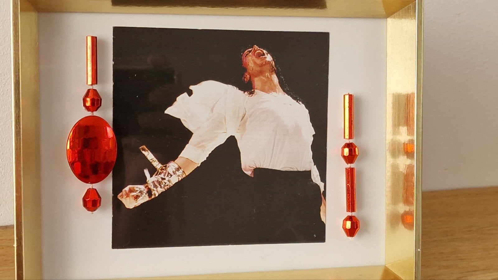 Ingelijst video used Michael Jackson Blood on the Dancefloor, Verzenden