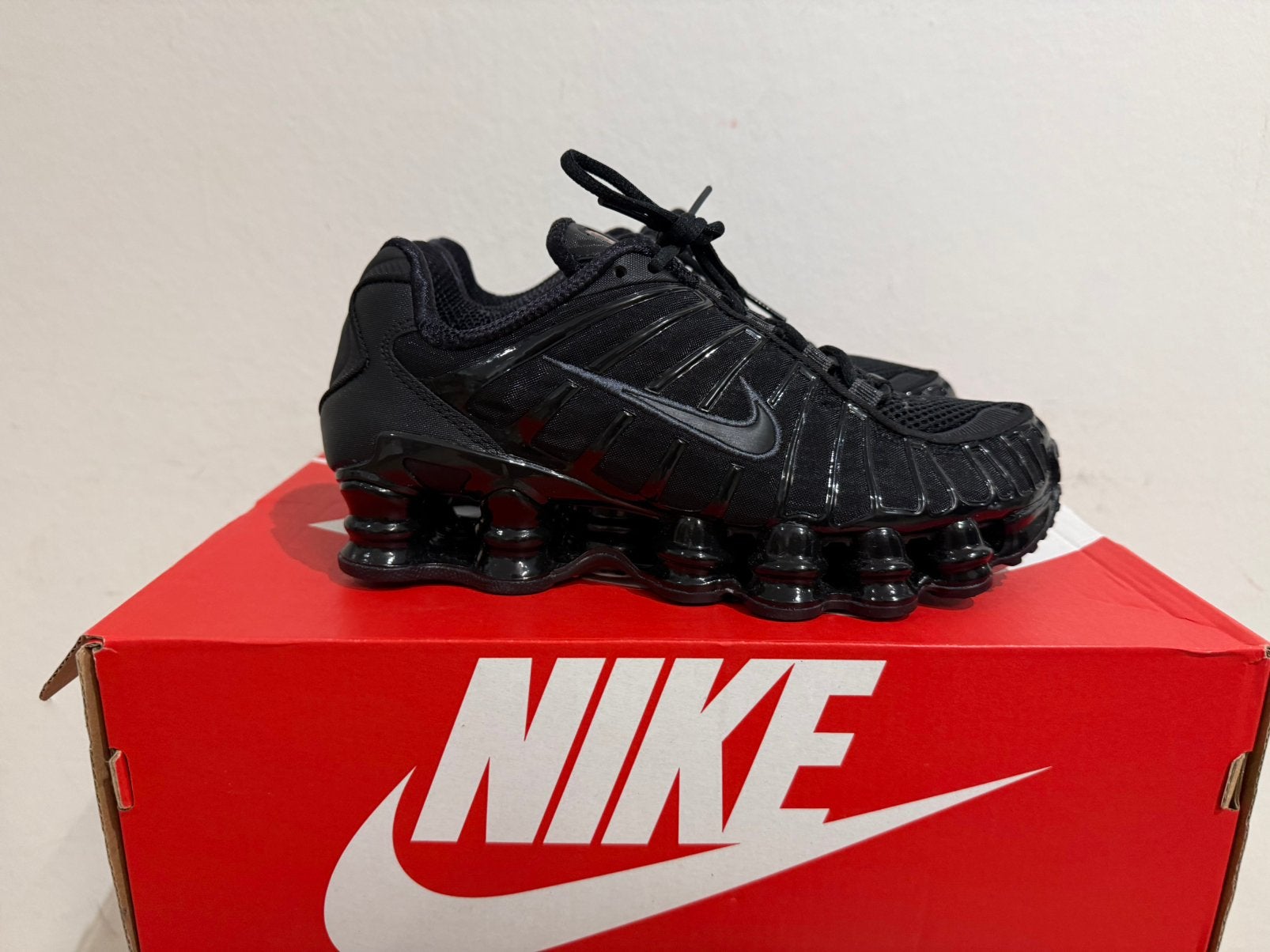 Te koop nieuwe Nike Shox black/black maat 37.5, Postlaan 3, Zwart, Nieuw, Ophalen of Verzenden