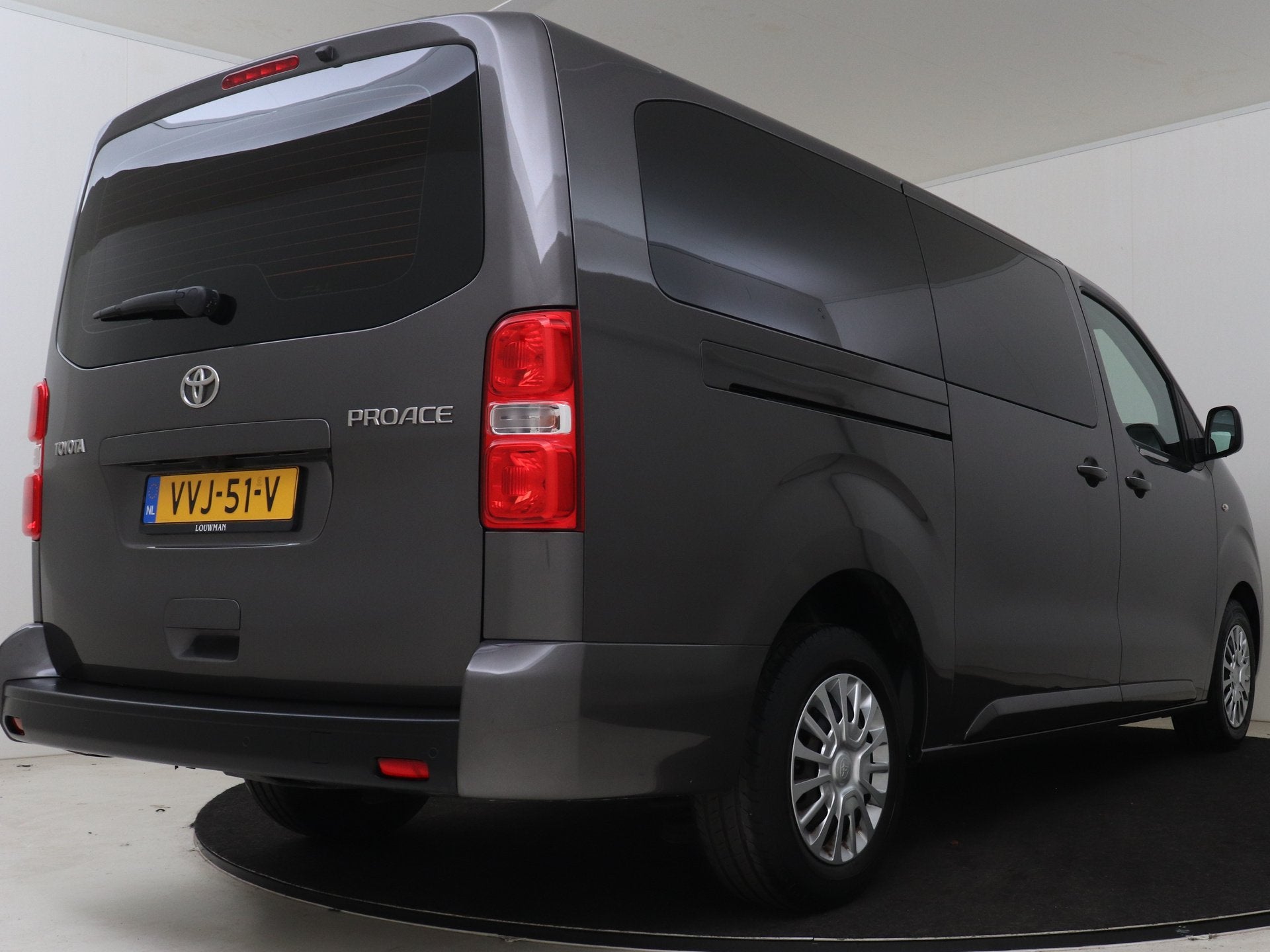 Toyota ProAce Worker 2.0 D-4D Professional Long (bj 2023), Auto's, Bestelauto's, Stof, Gebruikt, 4 cilinders, Bedrijf