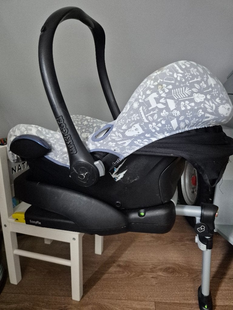 MaxiCosi incl. Base voor in de auto, Kinderen en Baby's, Autostoeltjes, Ophalen, Gebruikt, Isofix, 0 t/m 13 kg