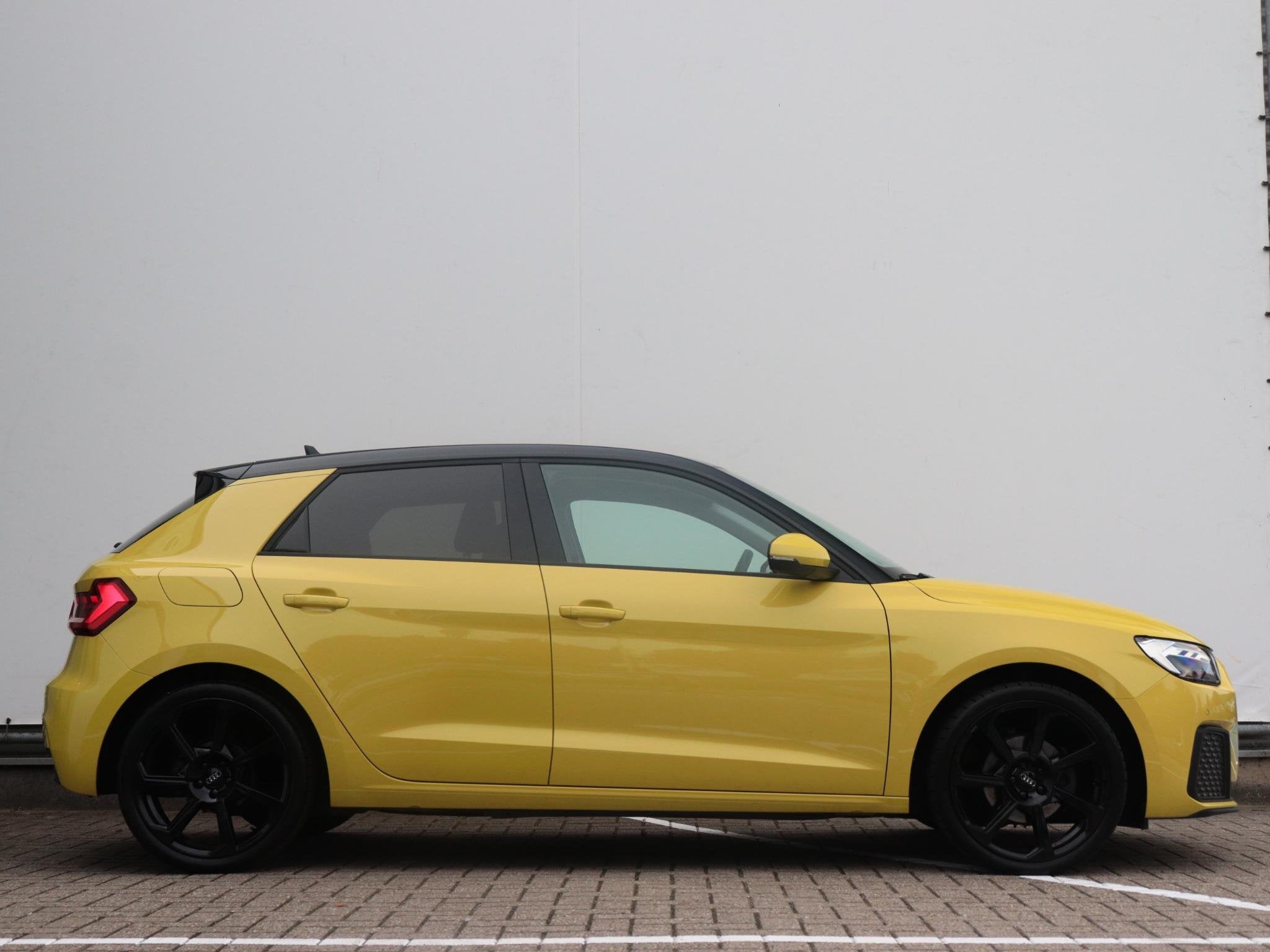 Audi A1 Sportback 35 TFSI Pro Line S | Automaat | Digital Co, Auto's, 4 cilinders, 150 pk, Leder en Stof, Geel