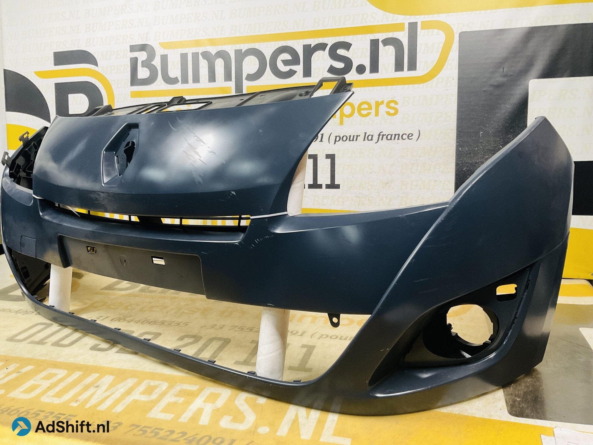 BUMPER Renault Scenic 3 2009-2012 VOORBUMPER 2-F6-11710z, Bumper