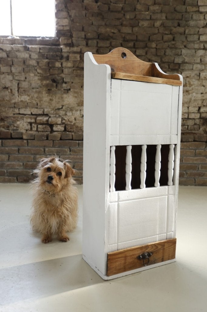 Witte stokbroodkast / broodkast met spijlen en lade, Ophalen