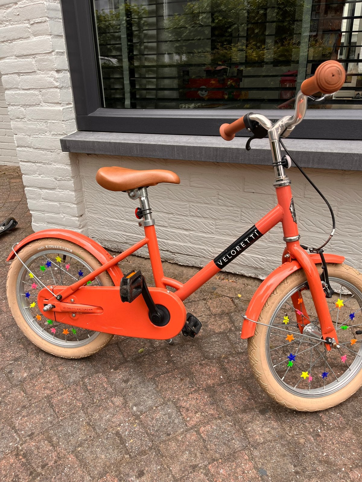 Veloretti Maxi Kinderfiets (Blazing Salmon), Terugtraprem, Zijwieltjes, 16 tot 20 inch, Ophalen of Verzenden
