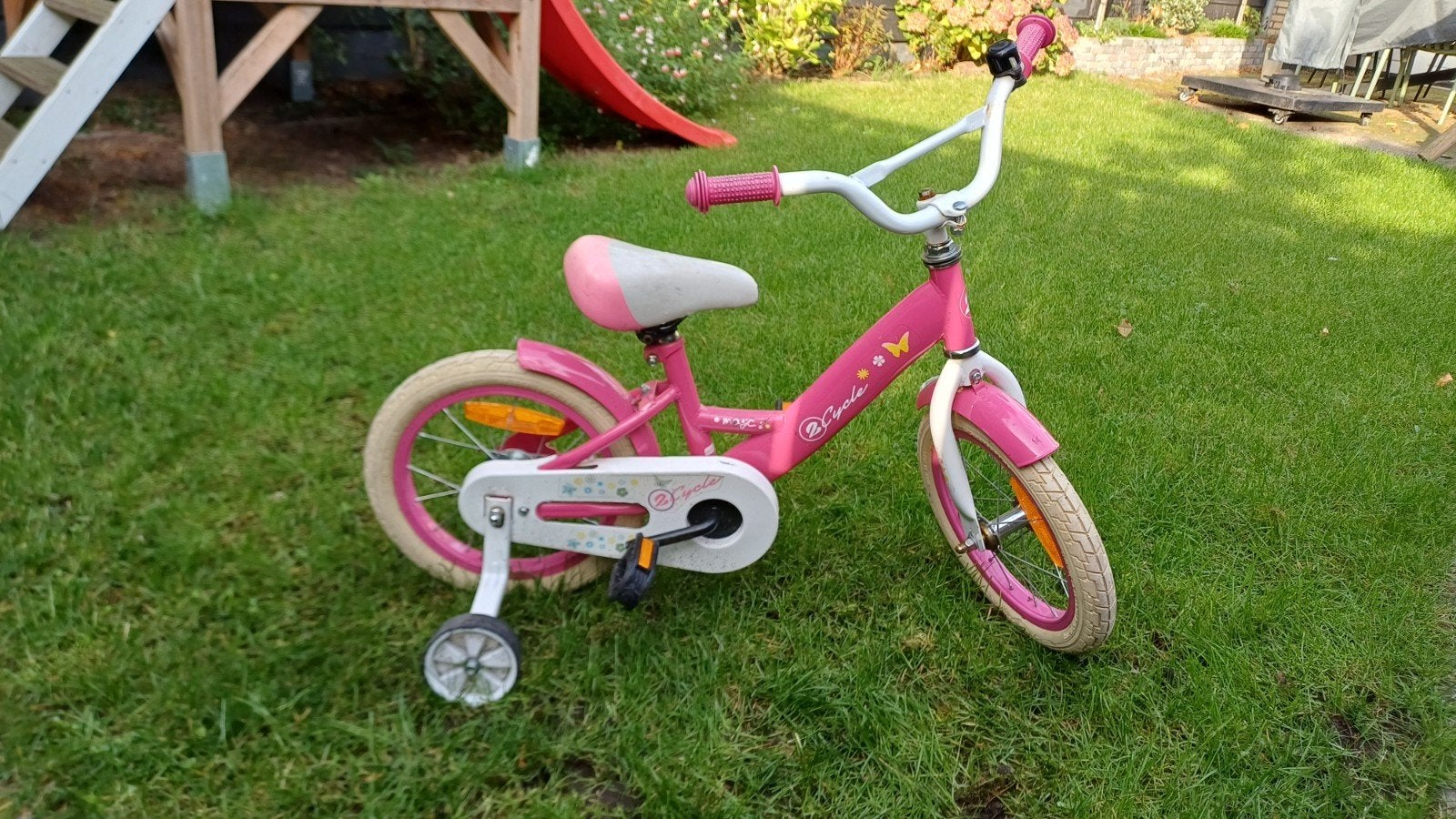 Roze kinderfiets 14 inch met zijwieltjes, Fietsen en Brommers, Ophalen, Terugtraprem, Zijwieltjes, Gebruikt