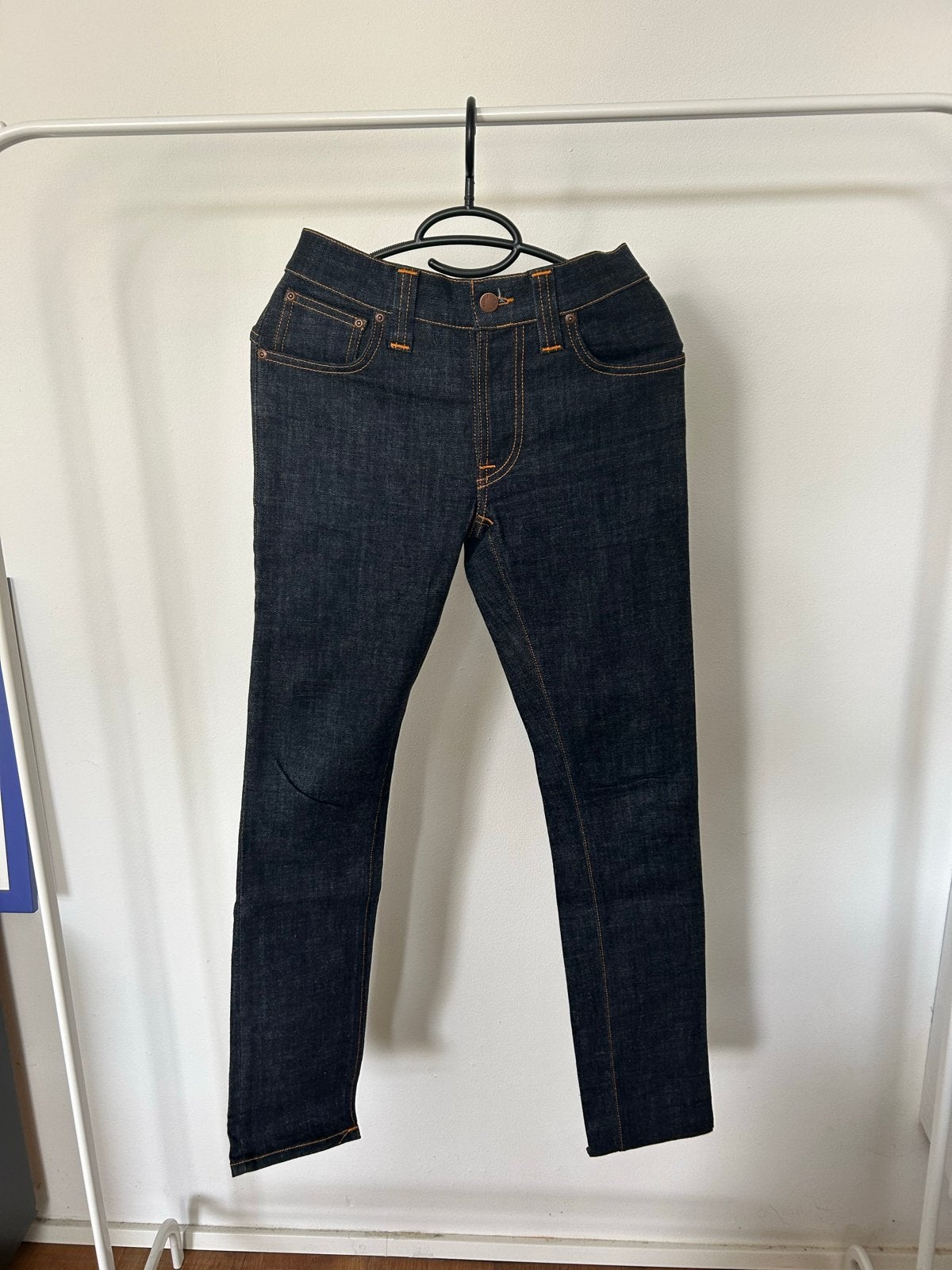 Nudie Jeans Co. Donkerblauwe Jeans - Zo goed als nieuw, Kleding | Dames, Ophalen of Verzenden, Zo goed als nieuw, Blauw, W27 (confectie 34) of kleiner