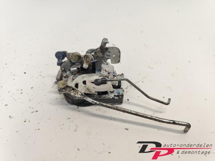 Deurslot Mechaniek 4Deurs rechts-voor van een Daihatsu Young