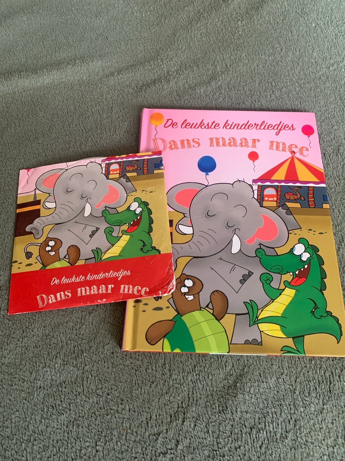 De leukste kinderliedjes Dans maar mee - Boek + CD, Ophalen of Verzenden, Zo goed als nieuw, 2 tot 3 jaar