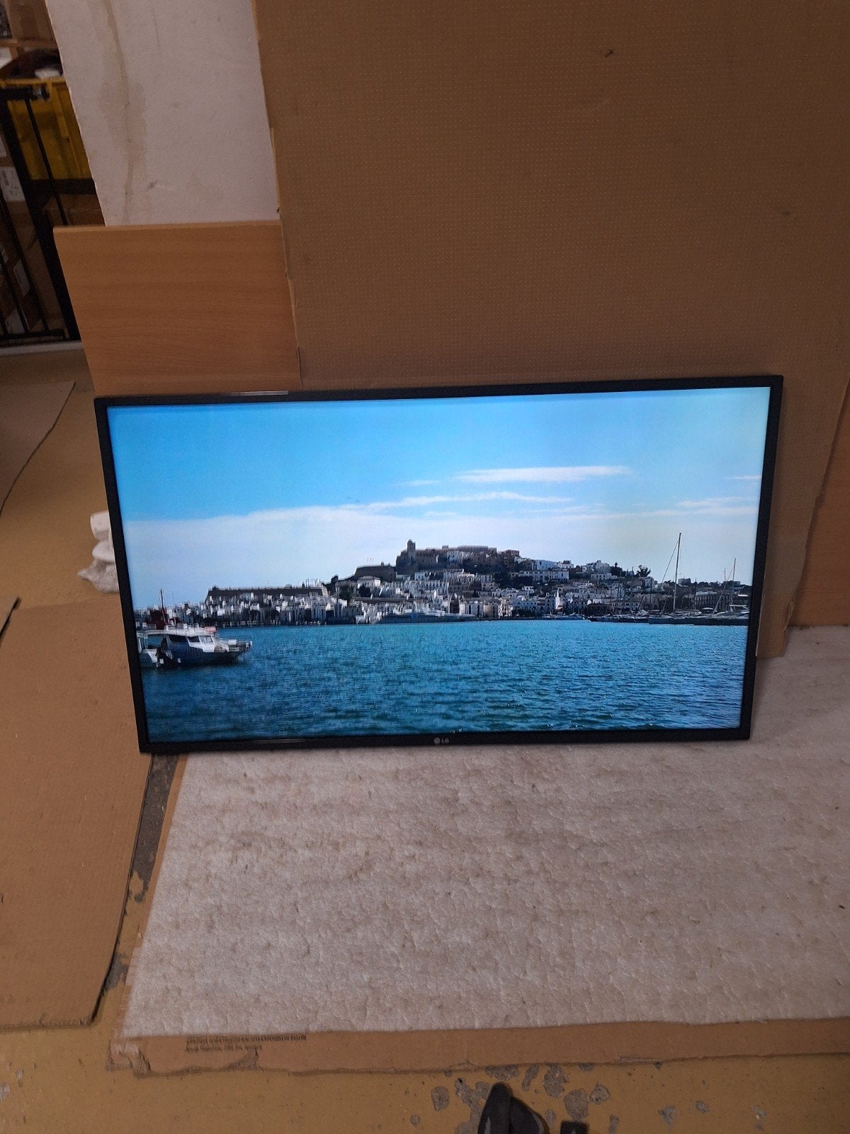 Presentatiescherm digital signage uitzoeken € 100 per stuk, Ophalen, 60 Hz of minder, HDMI, IPS
