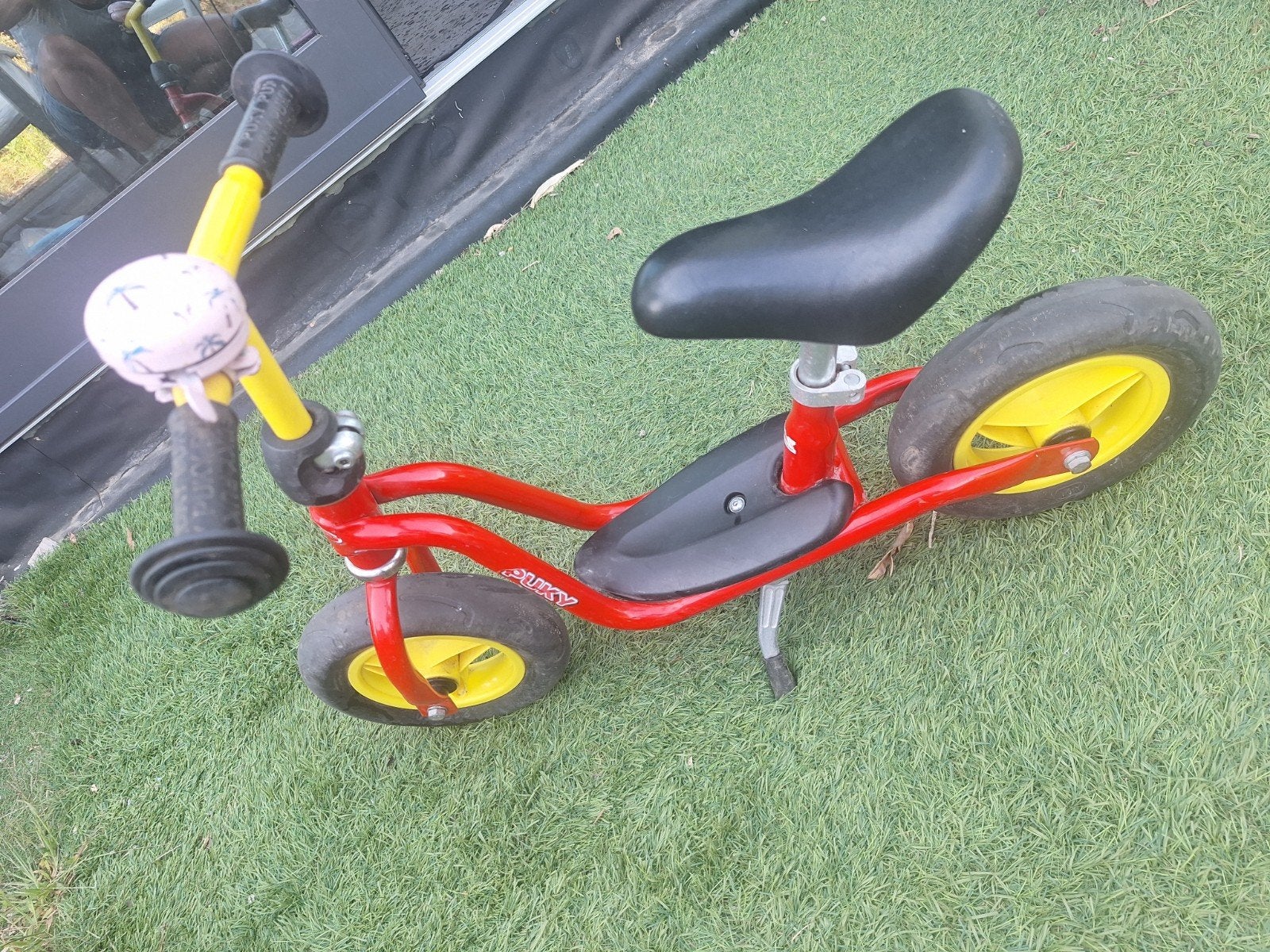 Puky loopfiets rood met gele wielen met standaard, Ophalen, Gebruikt, Minder dan 16 inch, Puky