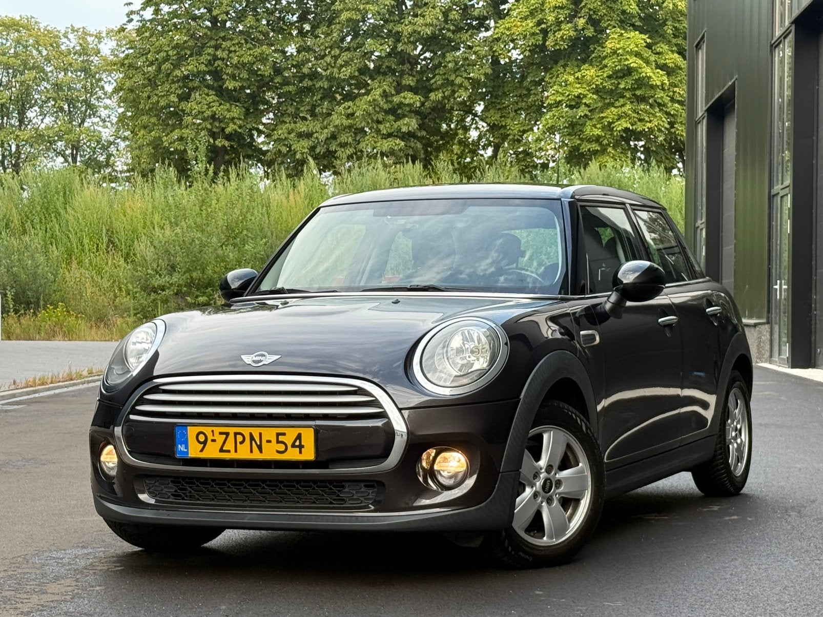 Mini Cooper 1.5 | 5-drs | Dealerond. | NAP | Cruise | Navi, Zwart, Origineel Nederlands, Handgeschakeld, Particulier
