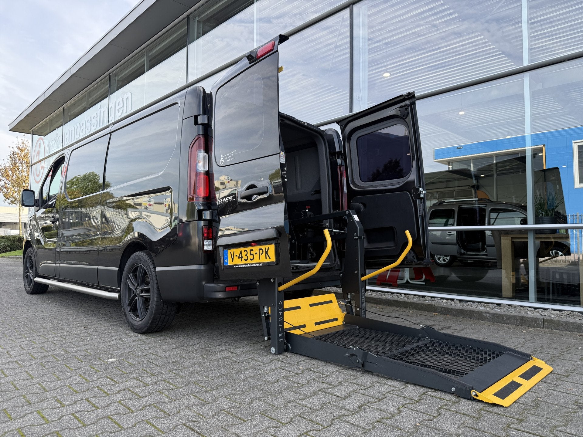 Renault Trafic 4+1 Rolstoelbus 1.6 dCi T29 L2H1 Comfort (Zee, Voorwielaandrijving, Dealer onderhouden, Gebruikt, 4 cilinders