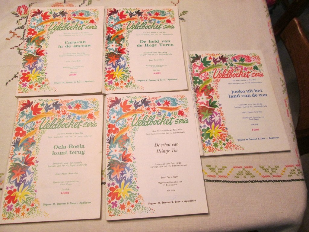 4 leesboekjes Veldboeket serie ,3e,4e,5e Leerjaar, Ophalen of Verzenden, Gelezen, Fictie algemeen