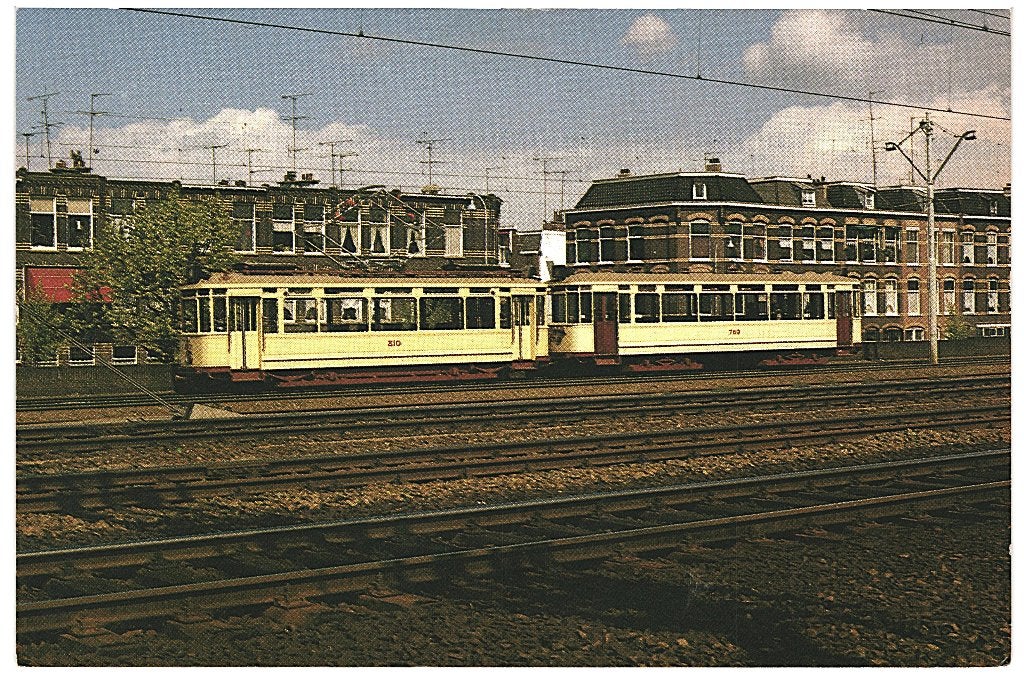 805304	Tram	Den Haag Motorwagen 810 en aanhangwagen 769