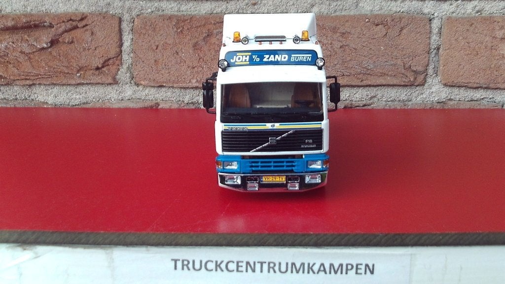 WSI  Volvo  F16  Globetrotter  van  Joh  van  de  Zand., Hobby en Vrije tijd, Modelauto's | 1:50, Ophalen of Verzenden, Nieuw