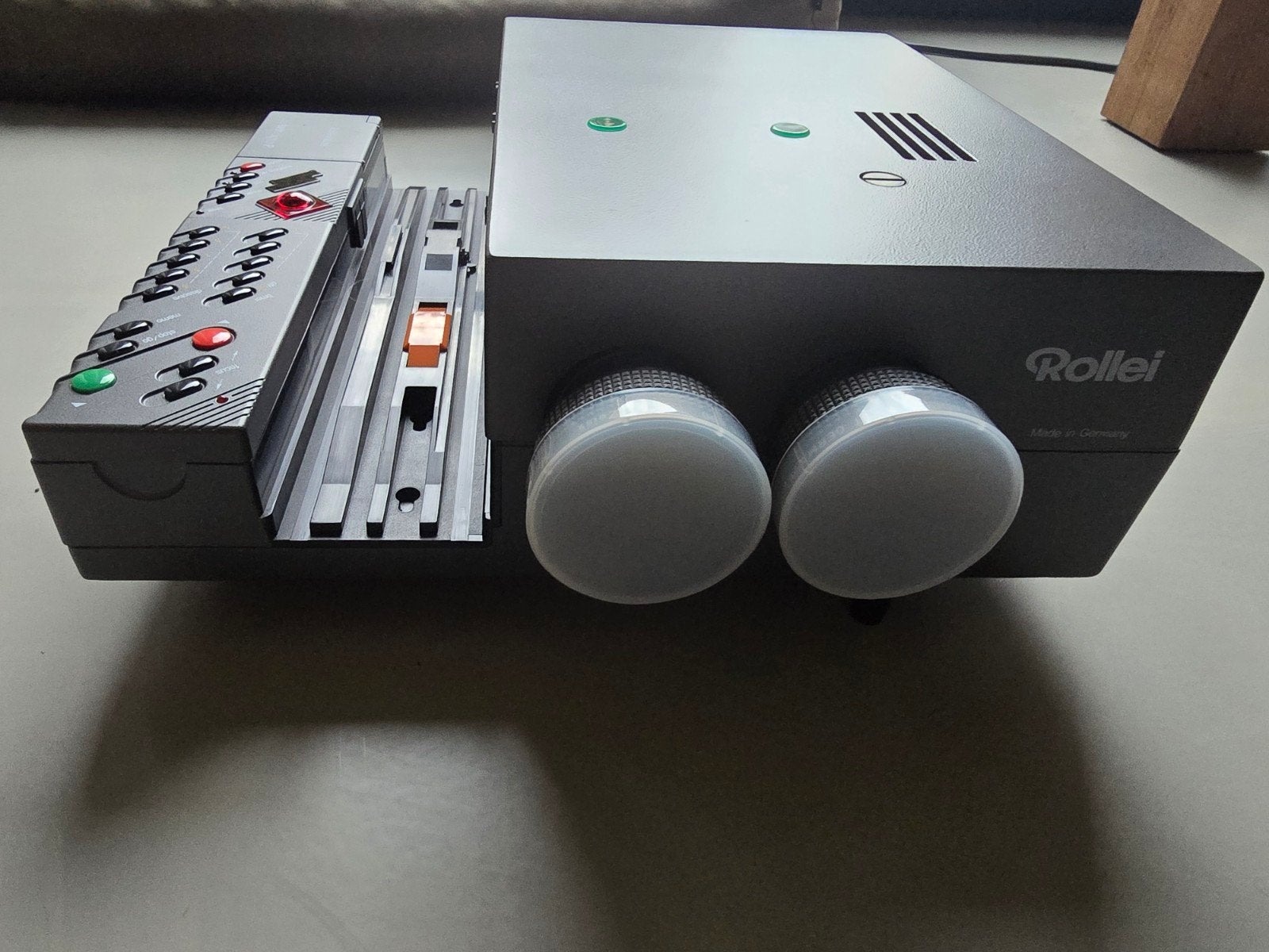 RolleiVision 35 twin digital P diaprojector in LEREN KOFFER, Ophalen, Gebruikt