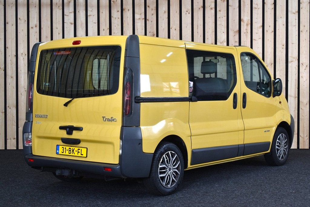 Renault Trafic 1.9 dCi L1H1 Rolstoel Bus 1e eig. Airco Trekh, Auto's, Bestelauto's, Gebruikt, Startonderbreker, 4 cilinders, Renault