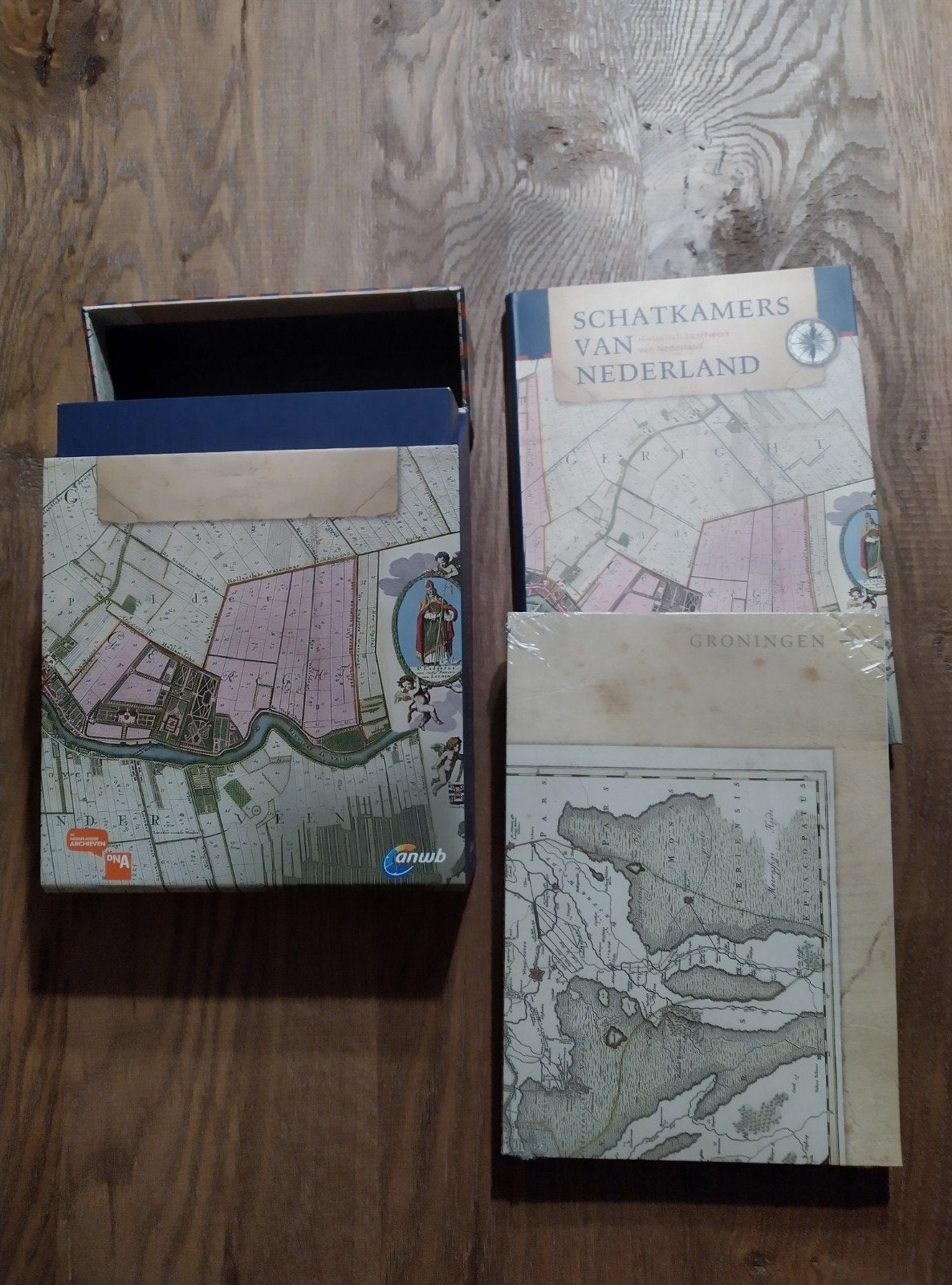 Historische kaarten en wandel-/fietsroutes in box - Nieuw, ANWB, Ophalen of Verzenden, Zo goed als nieuw, Nederland