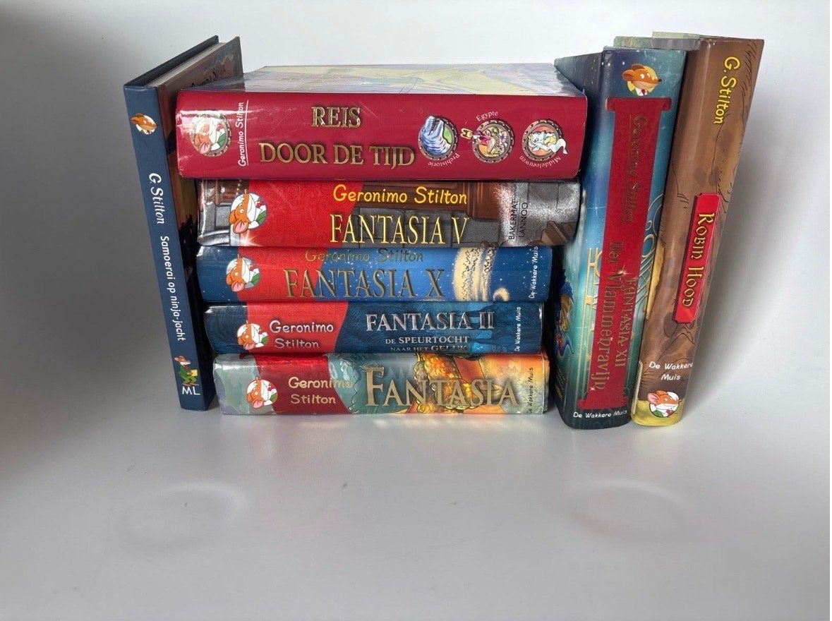 10 Geronimo Stilton Boeken: Fantasia, Reis door de Tijd & me, Boeken, Ophalen of Verzenden, Gelezen, Fictie algemeen